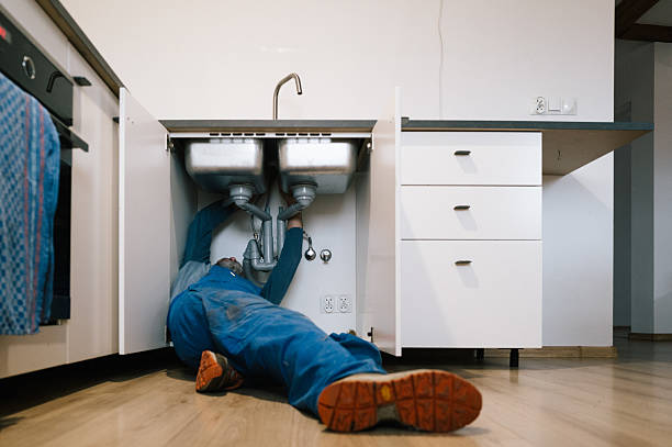 Professional Leak Detection technician working in Prairie Village, KS